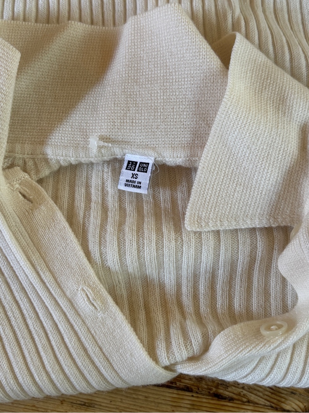 Uniqlo Cream Ribbed Button-Down Cardigan - Picture 2 of 2
